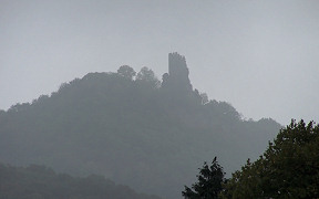 Wallpaper Lwenburg Siebengebirge im Nebel